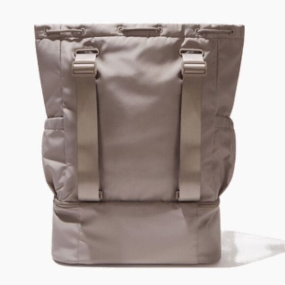Beyond Yoga Convertible Gym Bag – Taupe Gray Backpack Tote - Picture 5 of 11